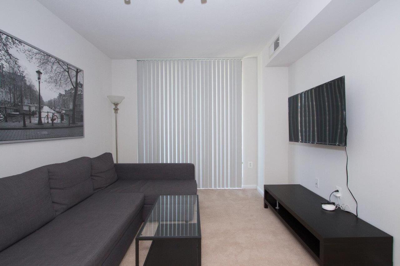 Pentagon Luxe Apartments Arlington Eksteriør billede
