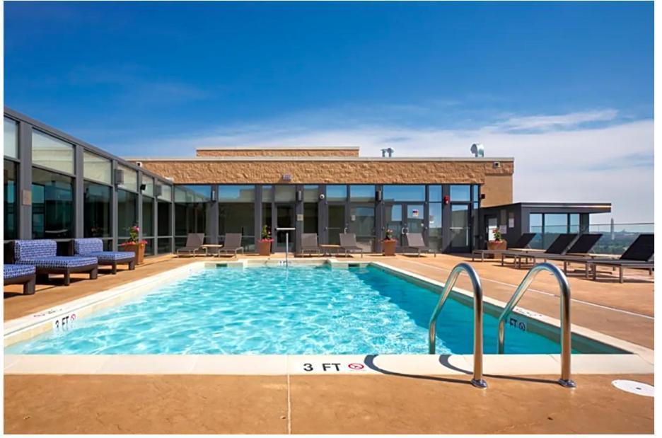 Pentagon Luxe Apartments Arlington Eksteriør billede